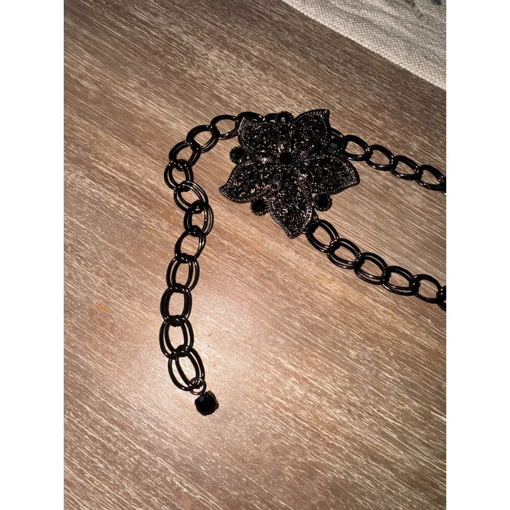 Black Chain Belt with Flower‎ Embellishment Fashion Waist Jewelry Accessory